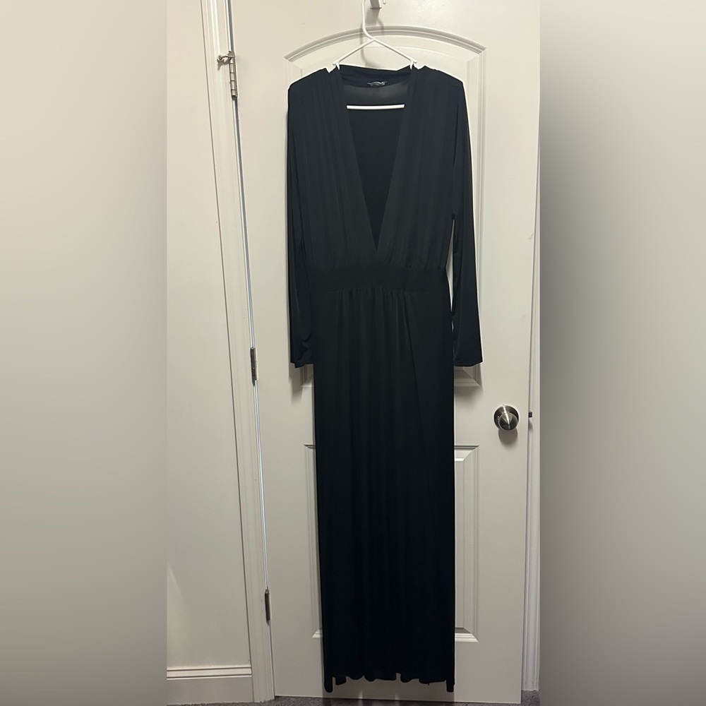 Fashion Nova Black Plunge Long Sleeve Gown